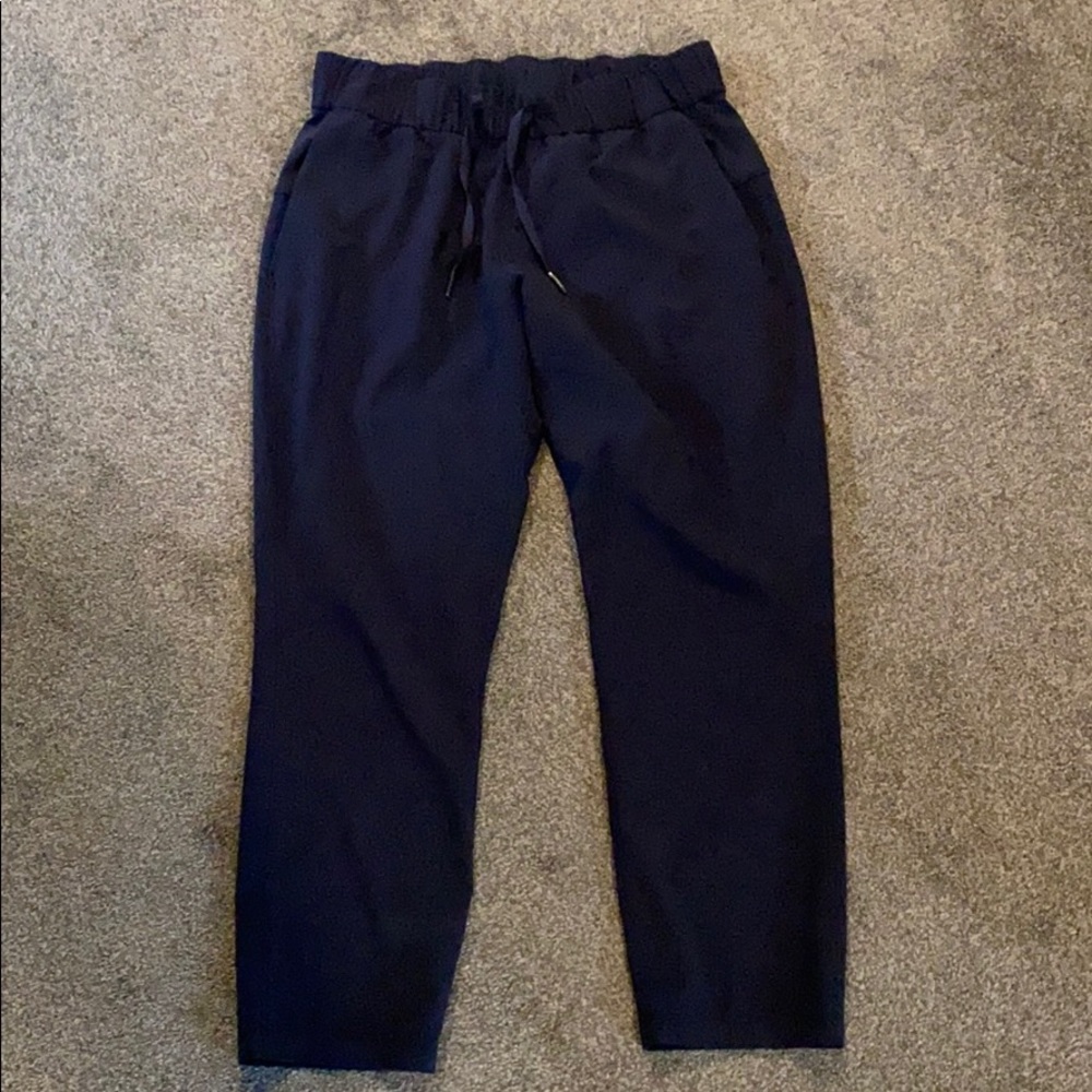 Excellent condition lululemon on the fly pant